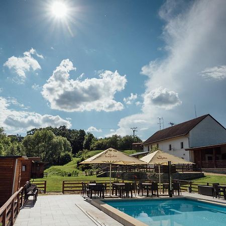Rekreacni A Jezdecky Areal Equifarm Villa Jevišovice Buitenkant foto