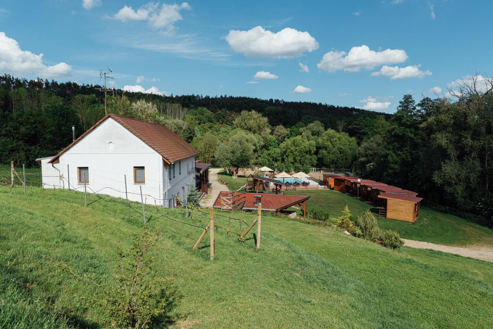Rekreacni A Jezdecky Areal Equifarm Villa Jevišovice Buitenkant foto